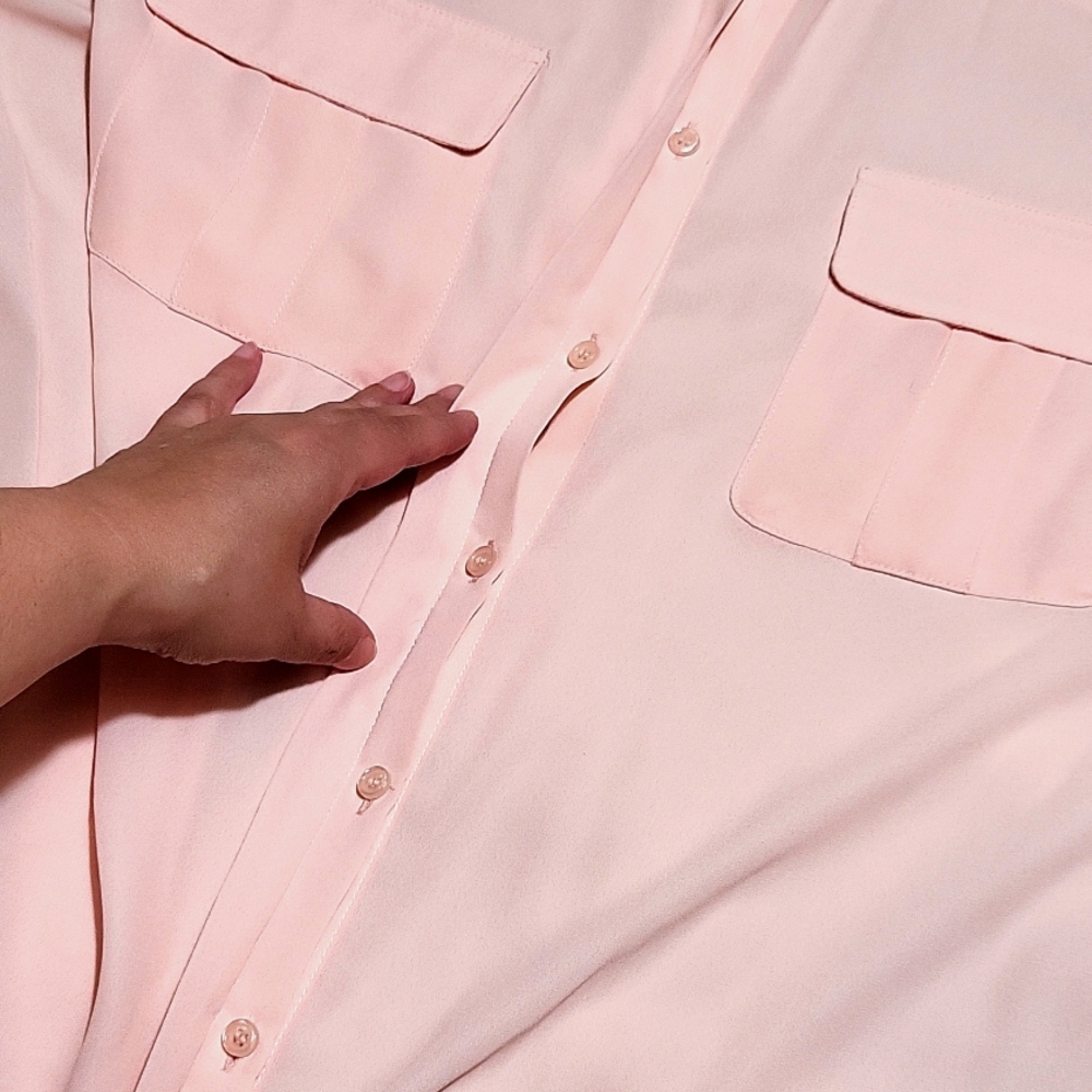 EUC Light Pink Button-Down Tunic. - Picture 7 of 7
